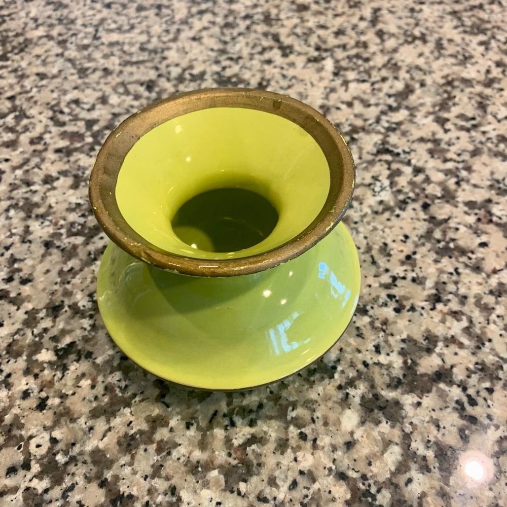 2/$20 or 3/$25 Green Vintage Vase - Picture 3 of 7